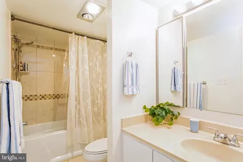 15107 Interlachen Dr #2-401, Silver Spring, MD 20906 photo 32