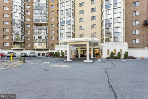 15107 Interlachen Dr #2-401, Silver Spring, MD 20906