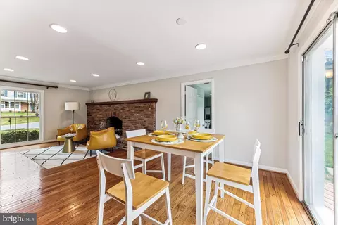 Dining - 8500 Fox Run, Potomac, MD 20854 photo 3 of 6