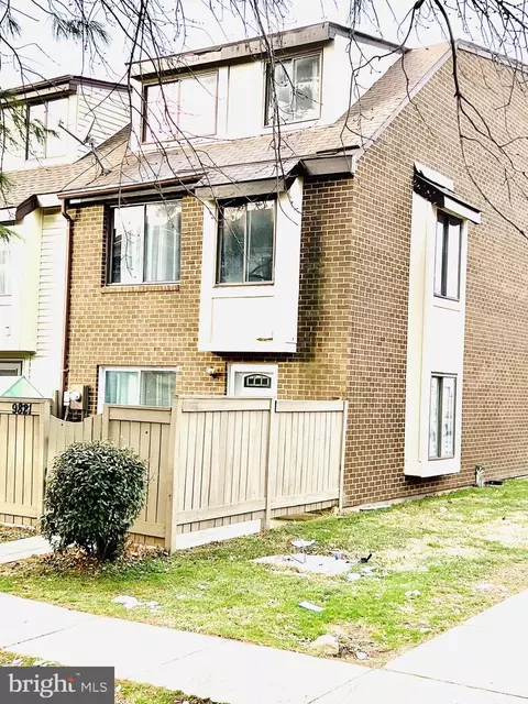 9821 Brookridge Ct, Gaithersburg, MD 20886