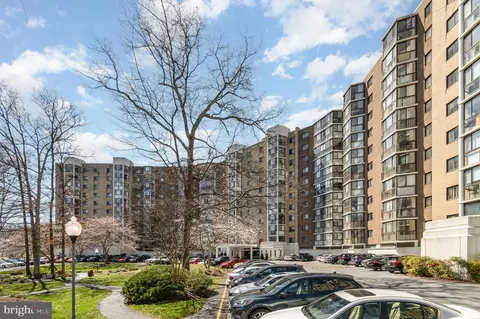 15101 Interlachen Dr #623, Silver Spring, MD 20906 photo 4