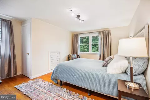 Bedroom - 610 Forest Glen Rd, Silver Spring, MD 20901 photo 6 of 8