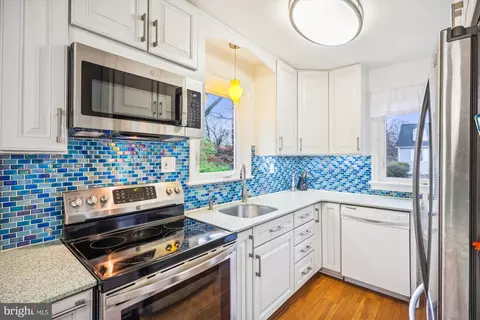 Kitchen - 610 Forest Glen Rd, Silver Spring, MD 20901 photo 2 of 3