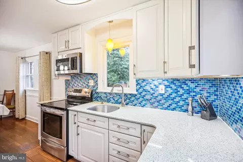 Kitchen - 610 Forest Glen Rd, Silver Spring, MD 20901 photo 3 of 3