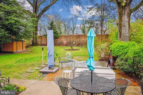 Exterior - 610 Forest Glen Rd, Silver Spring, MD 20901 photo 5 of 12