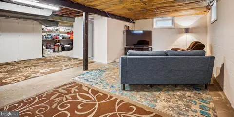 Living - 610 Forest Glen Rd, Silver Spring, MD 20901 photo 5 of 5