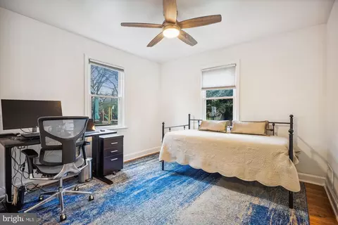Bedroom - 610 Forest Glen Rd, Silver Spring, MD 20901 photo 3 of 8
