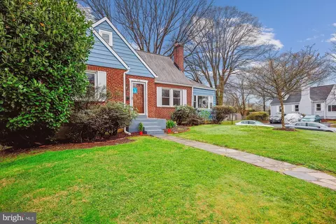 Exterior - 610 Forest Glen Rd, Silver Spring, MD 20901 photo 3 of 12