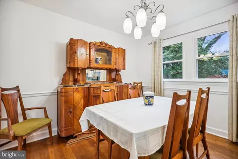 Dining - 610 Forest Glen Rd, Silver Spring, MD 20901 photo 1 of 1