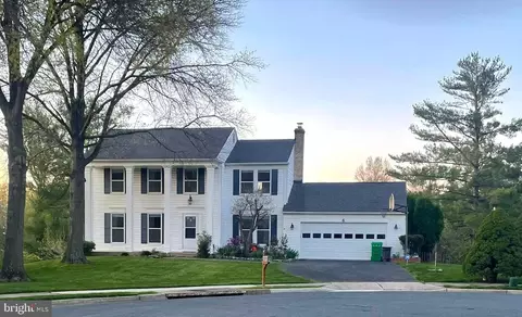 6 Leafy Overlook Ct, Gaithersburg, MD 20878