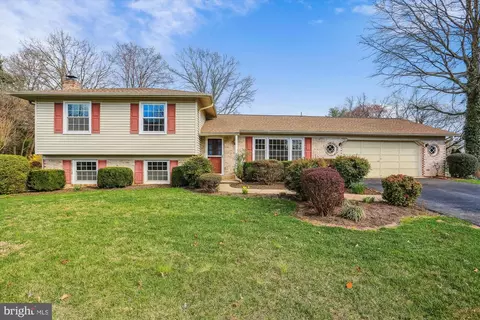 17605 Wheat Fall Dr, Derwood, MD 20855