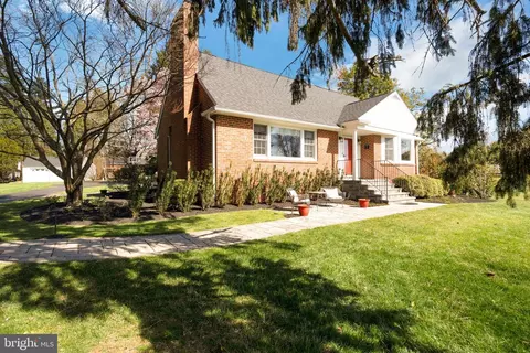 1801 Merrifields Dr, Silver Spring, MD 20906 photo 2
