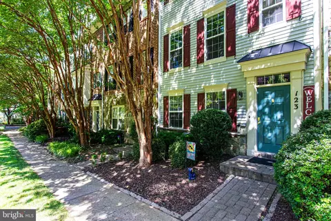 123 Pasture Side Way, Rockville, MD 20850