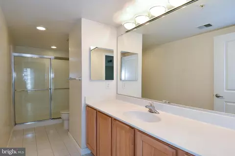 Bath - 7915 Eastern Ave #711, Silver Spring, MD 20910 photo 3 of 5