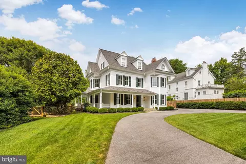 6208 Wisconsin Ave, Chevy Chase, MD 20815