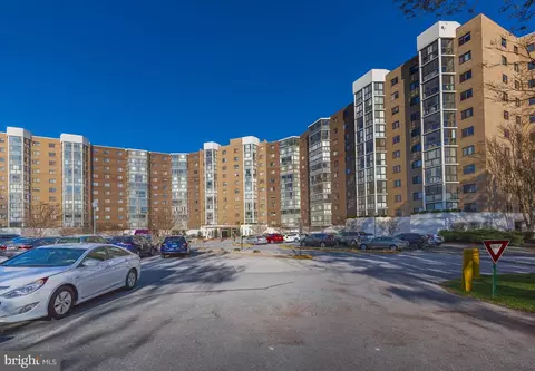 View/Area - 15100 Interlachen Dr #522, Silver Spring, MD 20906 photo 2 of 5