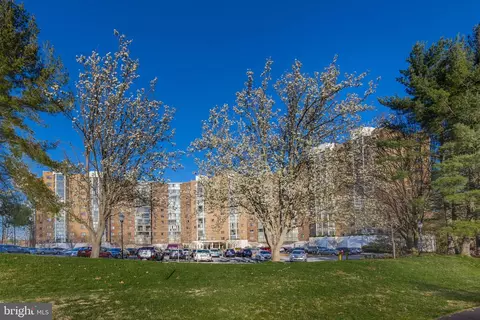 15100 Interlachen Dr #522, Silver Spring, MD 20906