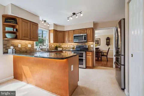 639 Symphony Woods Dr, Silver Spring, MD 20901 photo 9