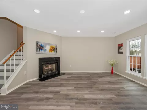Living - 4129 Peppertree Ln #4129, Silver Spring, MD 20906 photo 2 of 6