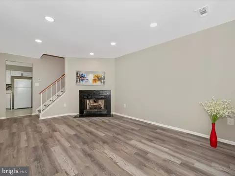 Living - 4129 Peppertree Ln #4129, Silver Spring, MD 20906 photo 1 of 6