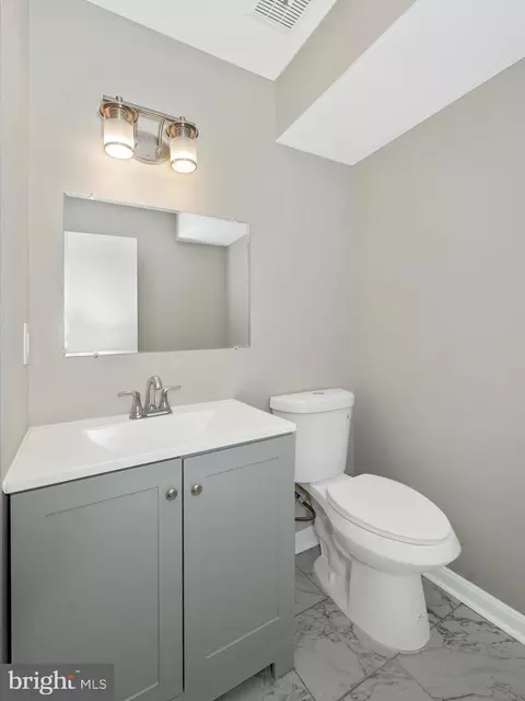 Bath - 4129 Peppertree Ln #4129, Silver Spring, MD 20906 photo 1 of 4