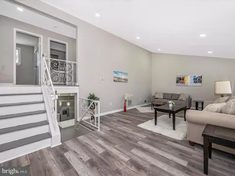 Living - 719 Hillsboro Dr, Silver Spring, MD 20902 photo 6 of 7