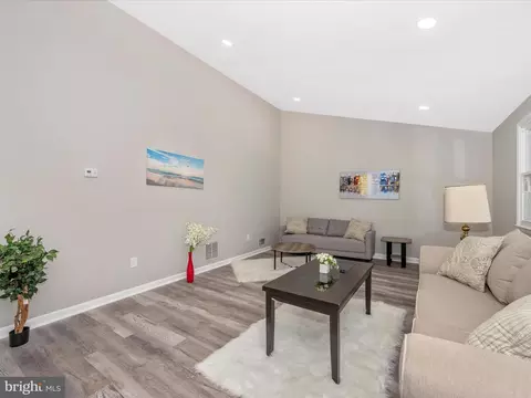 Living - 719 Hillsboro Dr, Silver Spring, MD 20902 photo 3 of 7