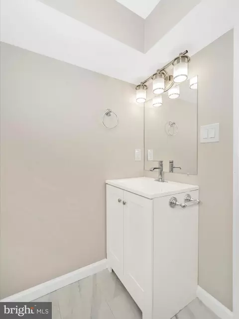 Bath - 719 Hillsboro Dr, Silver Spring, MD 20902 photo 5 of 6