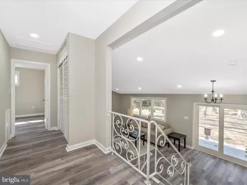 Entry Way - 719 Hillsboro Dr, Silver Spring, MD 20902 photo 2 of 2