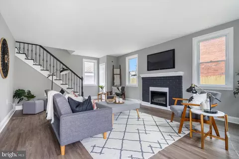 Living - 200 Timberwood Ave, Silver Spring, MD 20901 photo 2 of 8