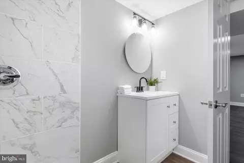 Bath - 200 Timberwood Ave, Silver Spring, MD 20901 photo 2 of 3