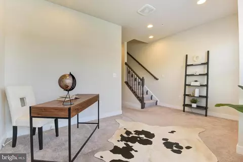Entry Way - 9770 Fields Rd, Gaithersburg, MD 20878 photo 7 of 10