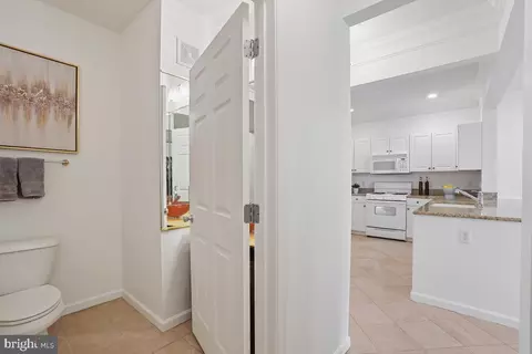 Kitchen - 23 Arch Pl #375, Gaithersburg, MD 20878 photo 6 of 6