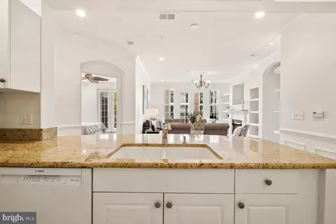 Kitchen - 23 Arch Pl #375, Gaithersburg, MD 20878 photo 5 of 6