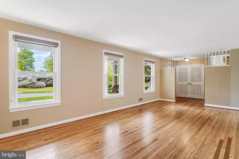 500 Marshall Manor Dr, Silver Spring, MD 20905 photo 8