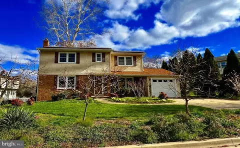 25 Keystone Dr, Gaithersburg, MD 20878