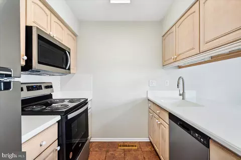 Kitchen - 2634 Ashmont Ter, Silver Spring, MD 20906 photo 2 of 3
