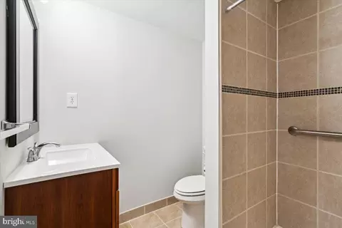 Bath - 2634 Ashmont Ter, Silver Spring, MD 20906 photo 3 of 4