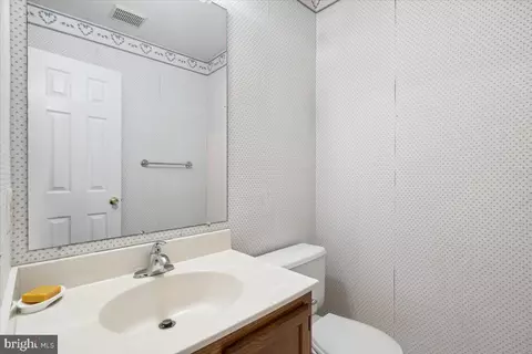 Bath - 2634 Ashmont Ter, Silver Spring, MD 20906 photo 2 of 4