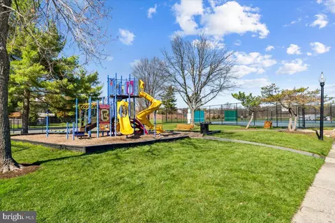 View/Area - 2634 Ashmont Ter, Silver Spring, MD 20906 photo 3 of 4