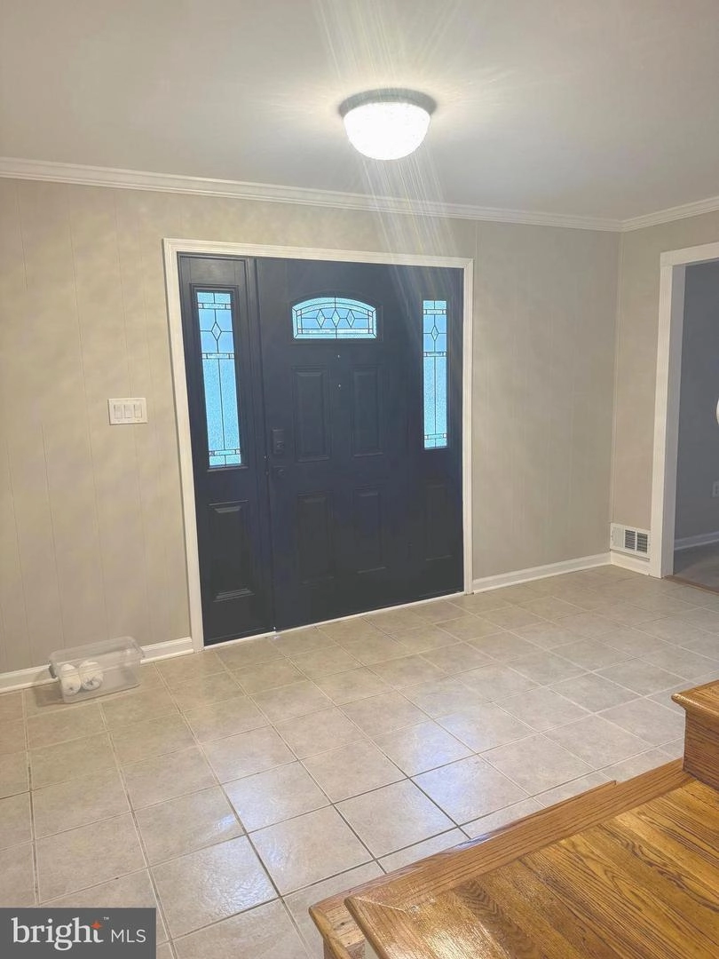 Entry Way - 9610 Mcalpine Rd, Silver Spring, MD 20901 photo 2 of 6