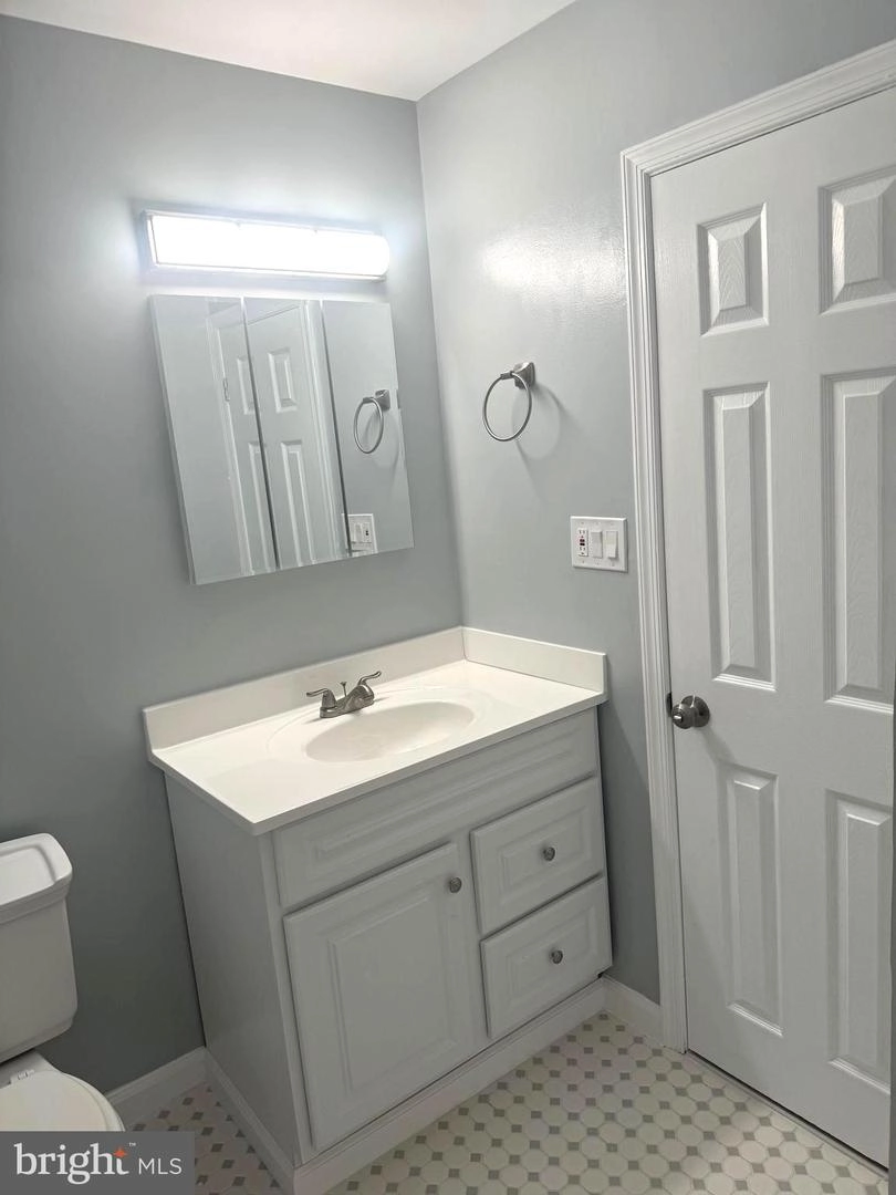 Bath - 9610 Mcalpine Rd, Silver Spring, MD 20901 photo 3 of 7