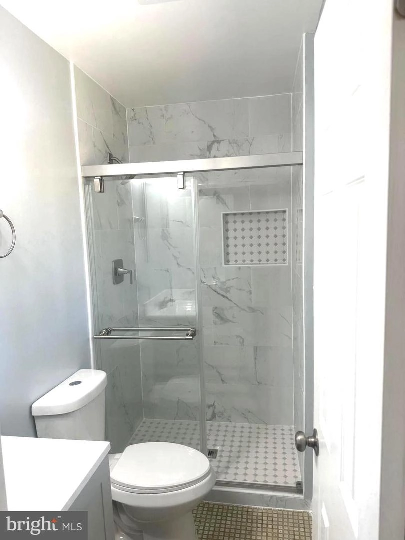 Bath - 9610 Mcalpine Rd, Silver Spring, MD 20901 photo 2 of 7