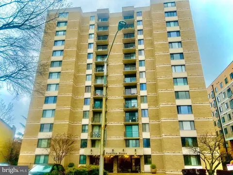 4 Monroe St #4-1004, Rockville, MD 20850