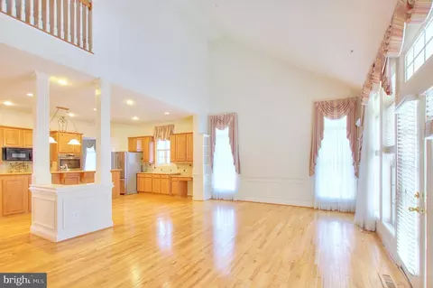 Entry Way - 3745 Glen Eagles Dr, Silver Spring, MD 20906 photo 3 of 8