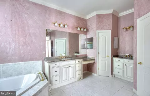 Bath - 3745 Glen Eagles Dr, Silver Spring, MD 20906 photo 3 of 4