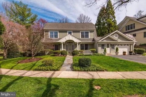 4835 Drummond Ave, Chevy Chase, MD 20815