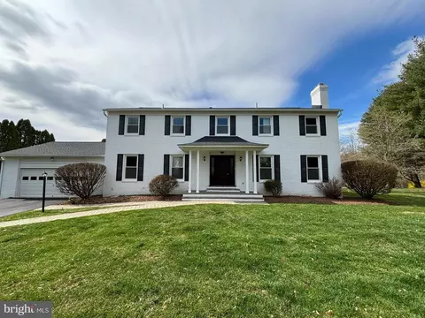 22600 Fitzgerald Dr, Gaithersburg, MD 20882