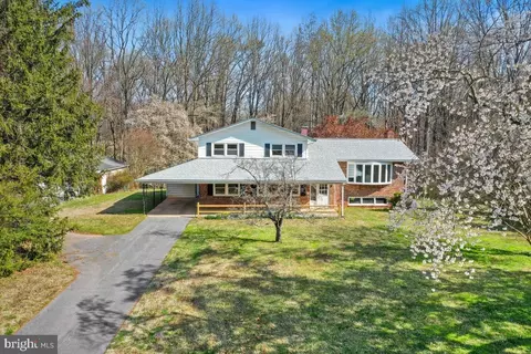 6 Winifred Ct, Burtonsville, MD 20866