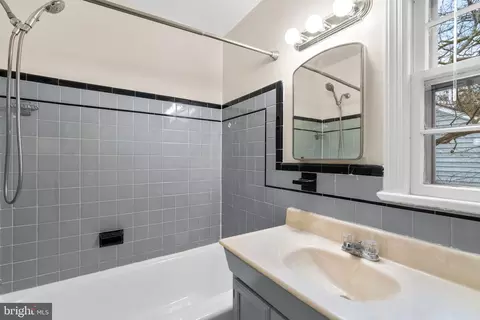 Bath - 10217 Capitol View Ave, Silver Spring, MD 20910 photo 4 of 5